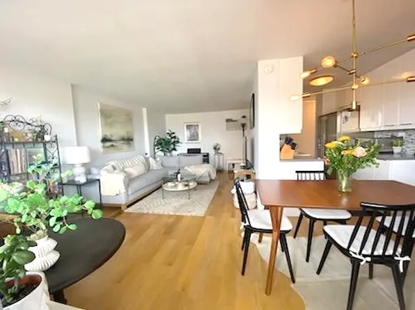 100 West 93rd Street image 4 of 25