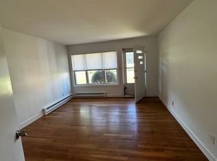 15 Patrick Henry St #8, Uxbridge, MA 01569