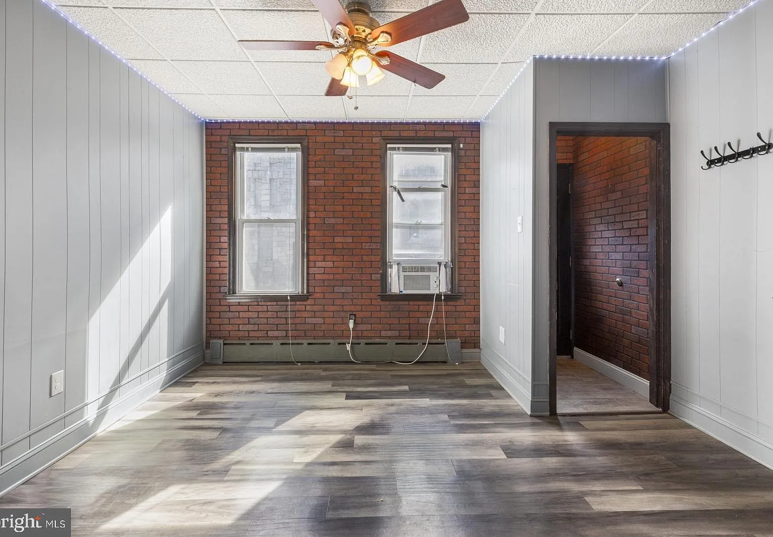 2 bed, 1.0 bath, 984 sqft, $1,550 — Photo 4