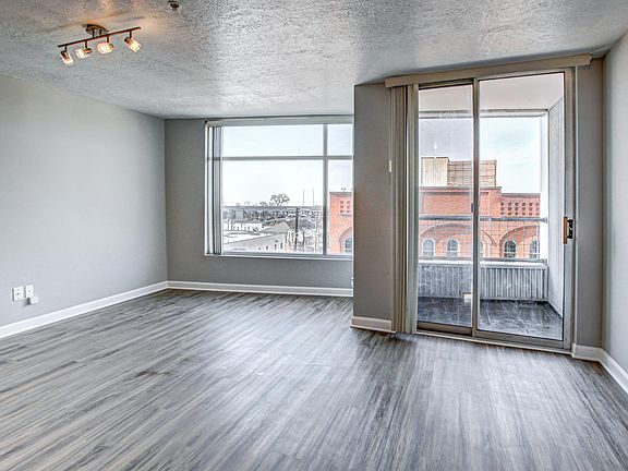 4th image of 2222 Detroit Ave APT 718