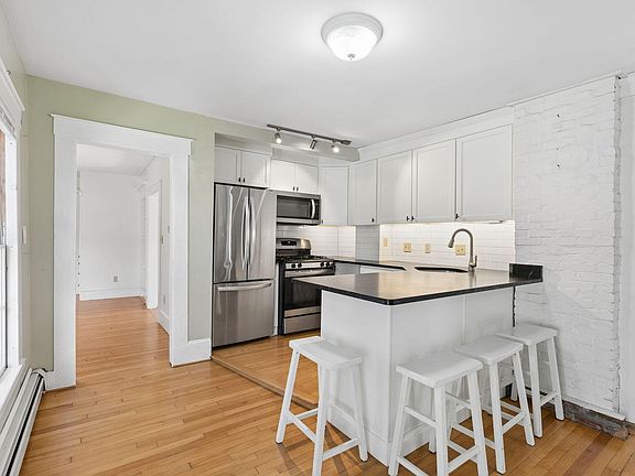 4th image of 309 Spring Street #2