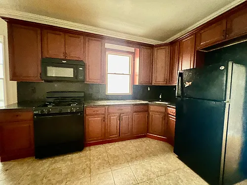 262 Bergen Ave Photo 1
