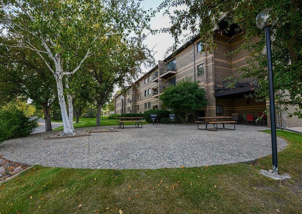 1801 Becker Ave SE APT 303, Willmar, MN 56201 Zillow