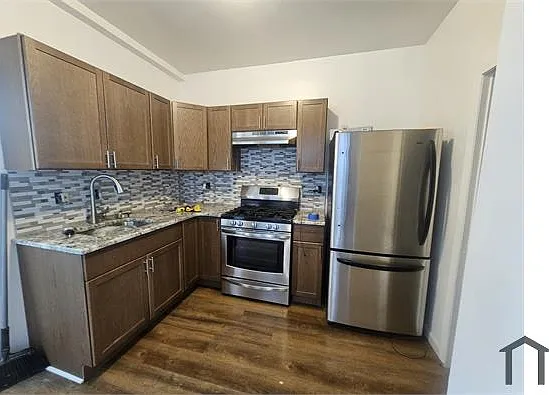 1719 W Champlost St — Photo 1