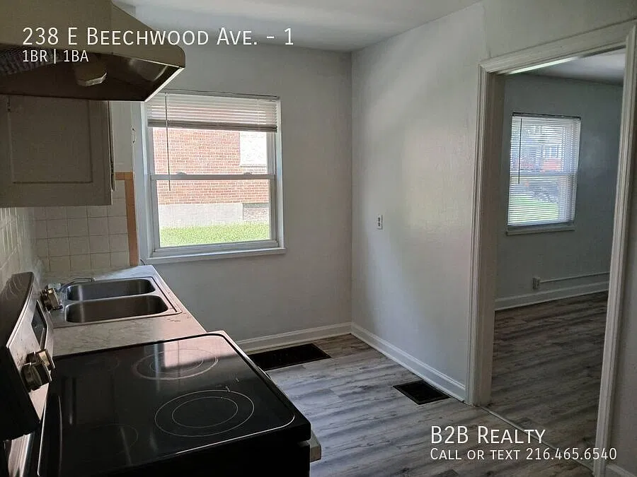 238 E Beechwood Ave — Photo 4