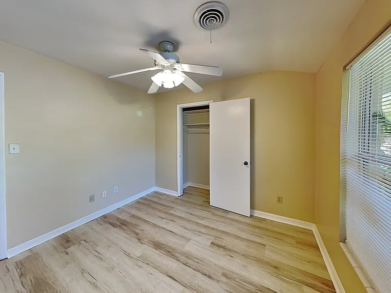 2512 Sea Breeze Ct — Photo 18