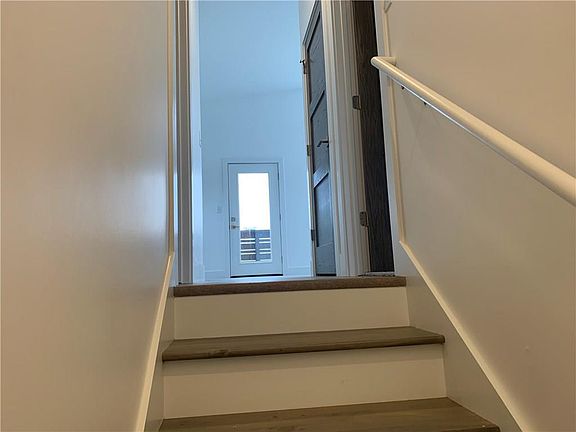 5th image of 2157 1/2 N Park Ave