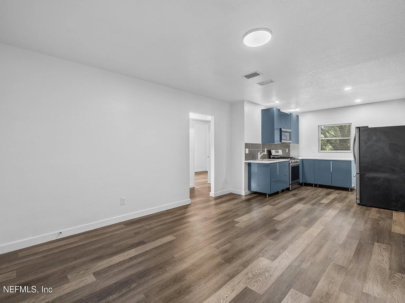 2 bed, 1.0 bath, 690 sqft, $1,050 — Photo 4