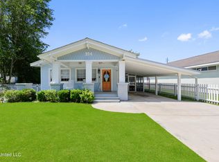 354 Main St, Bay Saint Louis, MS 39520