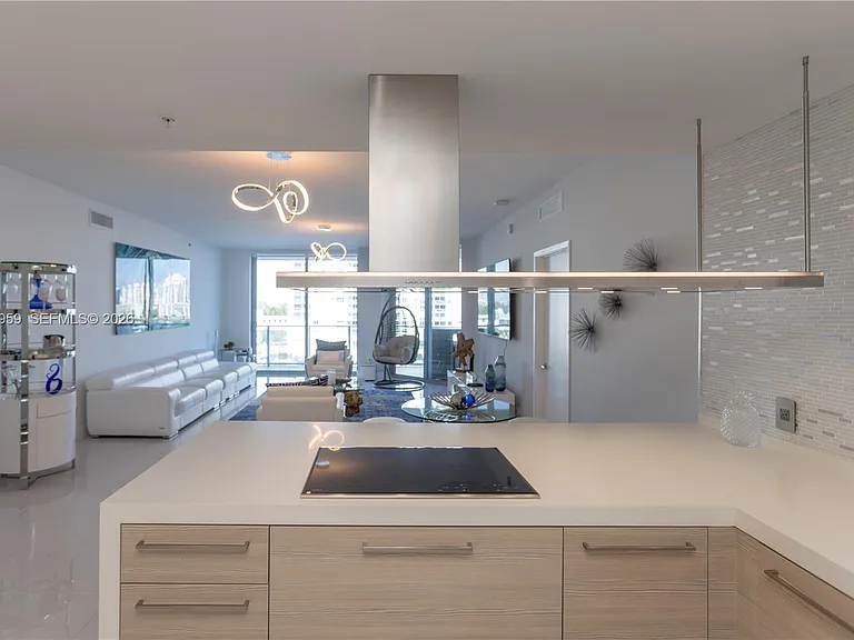 17111 Biscayne Blvd #505 — Photo 16