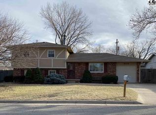 915 E 31st Ter, Hutchinson, KS 67502