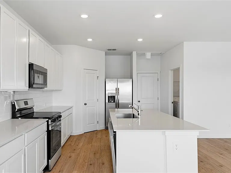 5550 Guava Ct — Photo 17