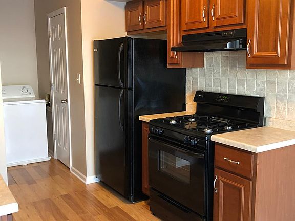 5th image of 2306 Carnation Dr