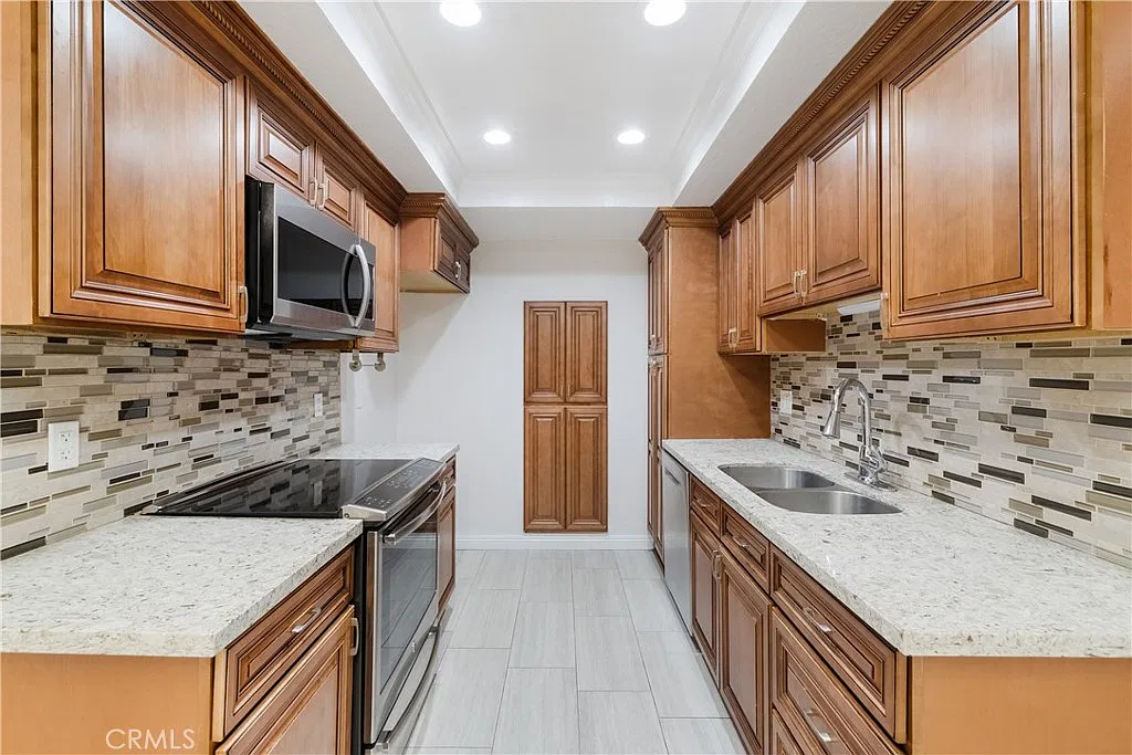 20702 El Toro Rd — Photo 1