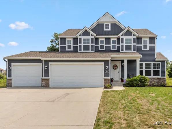 2929 E Morgan Trl NE, Rockford, MI 49341
