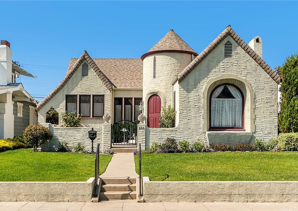 1st image of 209 Avenue F