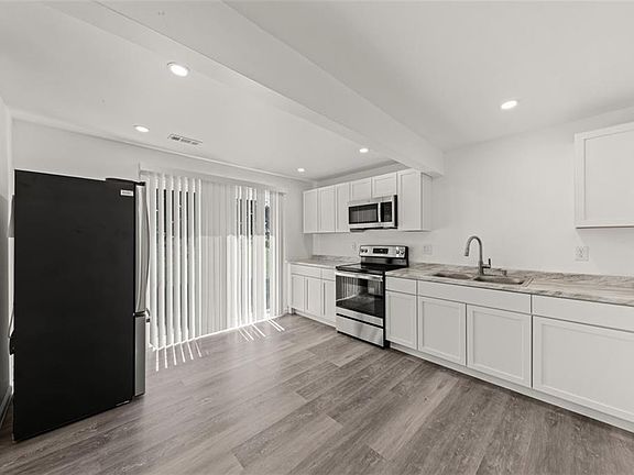 4th image of 3011 NE 88th Ter