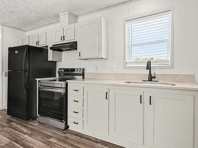25024 Twin Oaks Dr — Photo 5