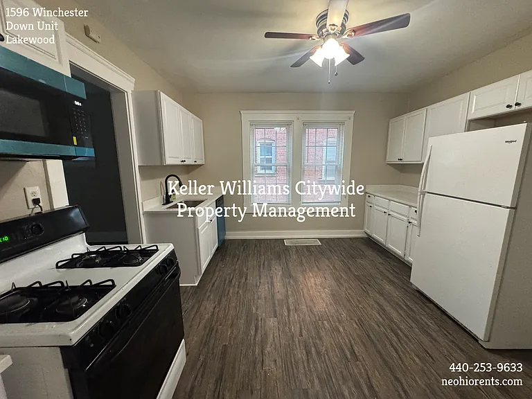 2 bedroom 1 bath DOWN unit in Lakewood — Photo 13