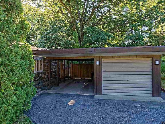 3rd image of 104 Skyway Dr