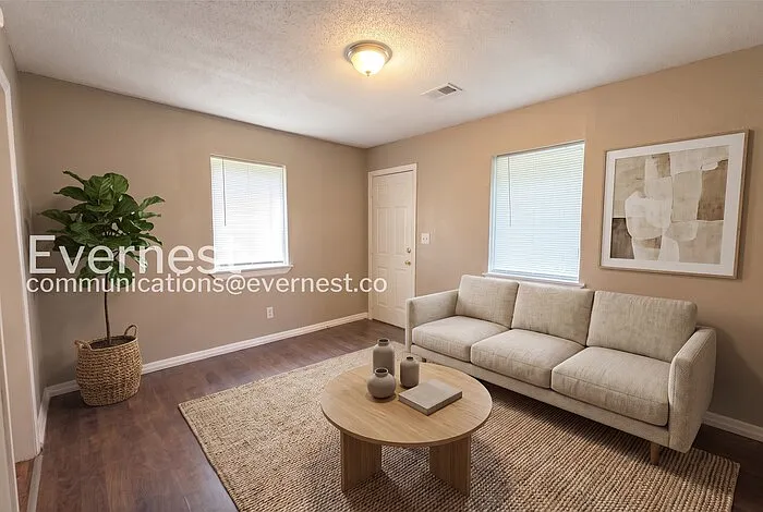 2 bed, 1.5 bath, 616 sqft, $775 — Photo 2