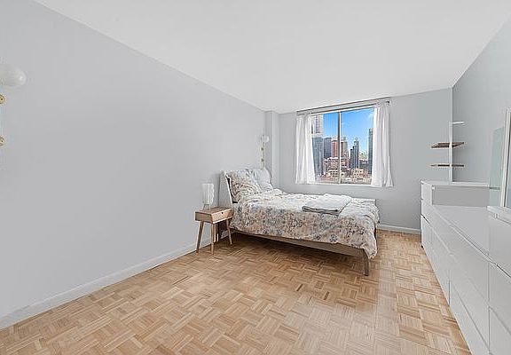 4th image of 350 W 50th St APT 14D