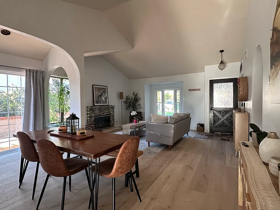 740 Crestview Ct