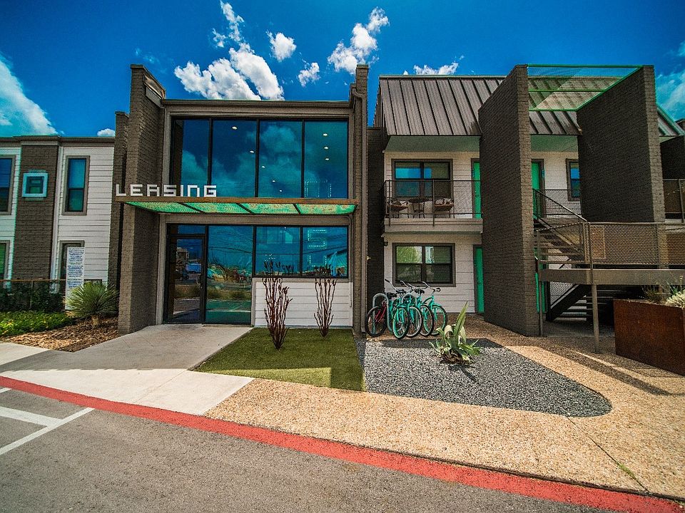 Building Photo 2