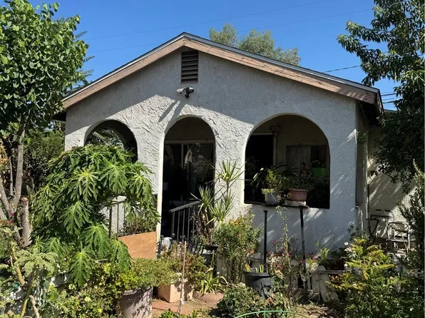 174 E 11th St, Perris, CA 92570