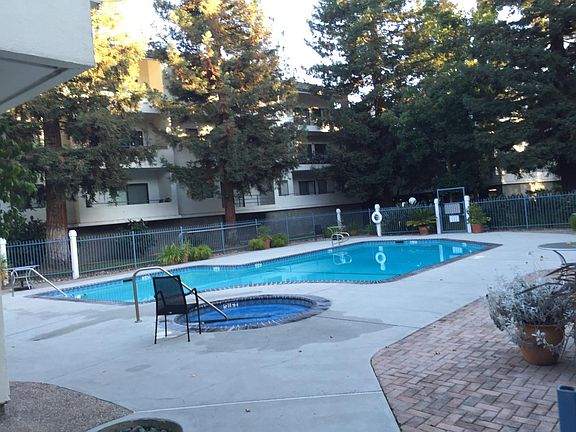 2nd image of 4671 Albany Cir APT 133