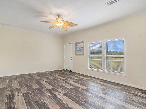 5th image of 580 Circle M Rd.