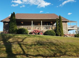 208 Quillen Chapel School Rd, Campton, KY 41301