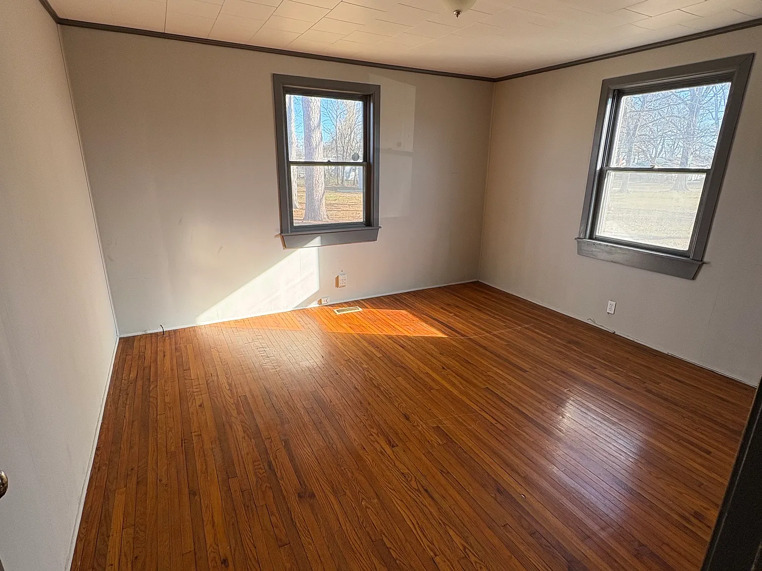 2 bed, 1400 sqft, $950 — Photo 4