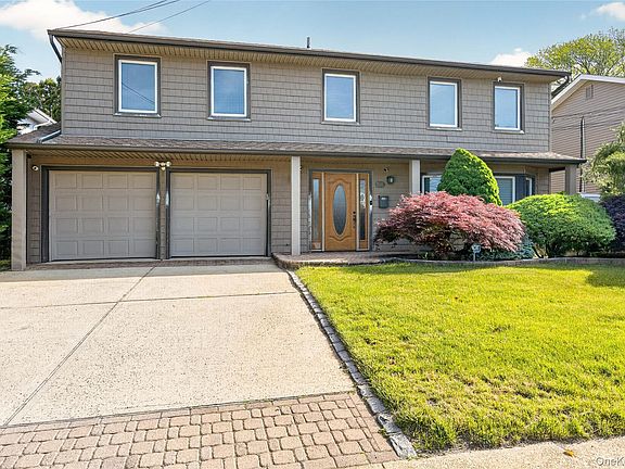 3rd image of 3145 Hewlett Avenue