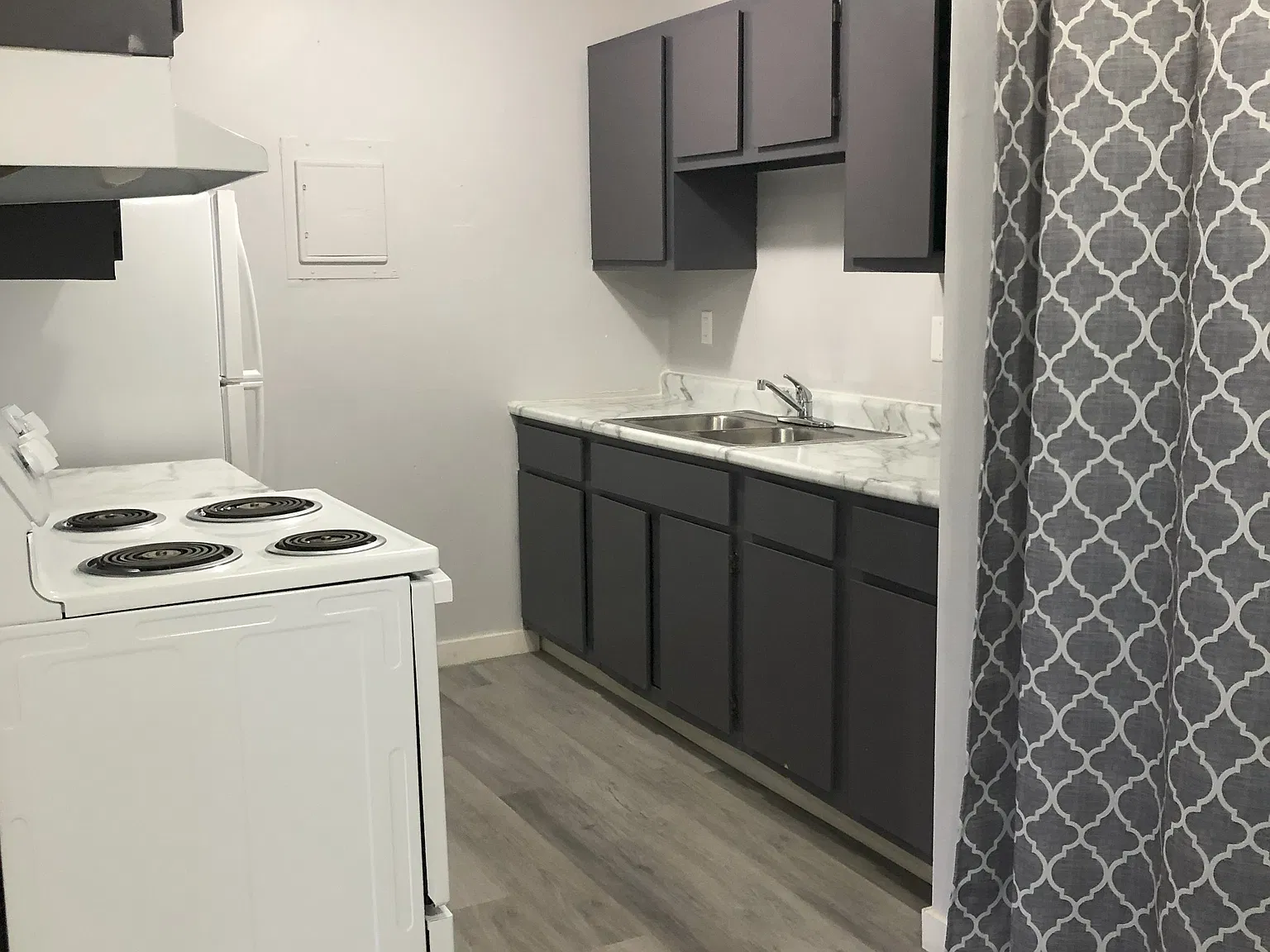 2 bed, 700 sqft, $785 — Photo 2