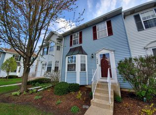 1434 Charleston Ct, Geneva, IL 60134