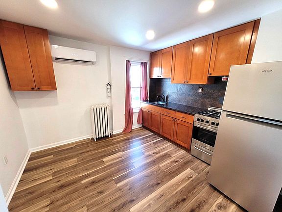 4th image of 2063 E York St APT 5