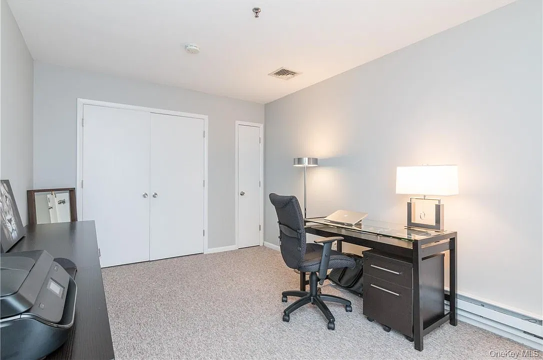 2 bed, 2.0 bath, 1300 sqft, $3,950 — Photo 4