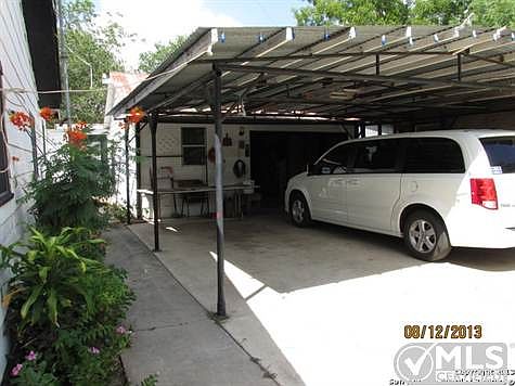 5th image of 562 W Avenue B