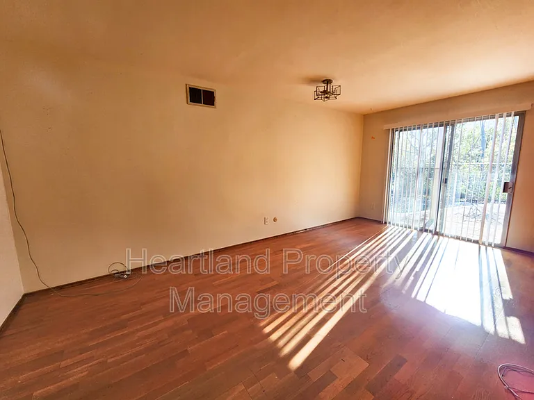 11323 Tribuna Ave — Photo 5
