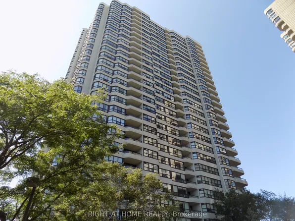 1510 Riverside Dr #1904, Ottawa, ON K1G 4X5