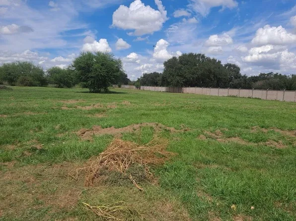 7802 Old Yeller Rd, Needville, TX 77461