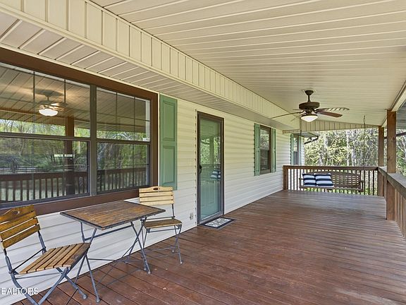 3rd image of 1835 Wilson Rd