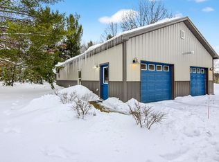 11775 Country Acres Dr, Interlochen, MI 49643