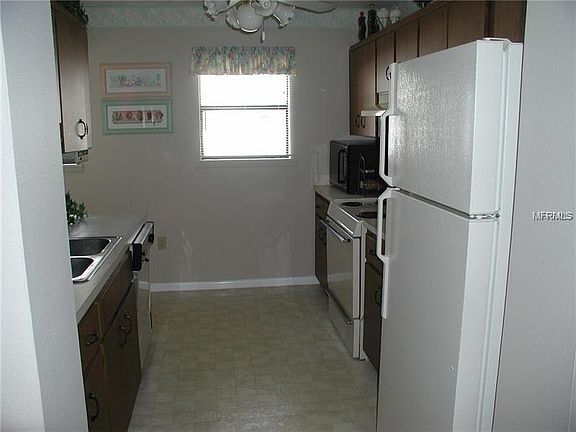 2nd image of 19823 Gulf Blvd APT 9
