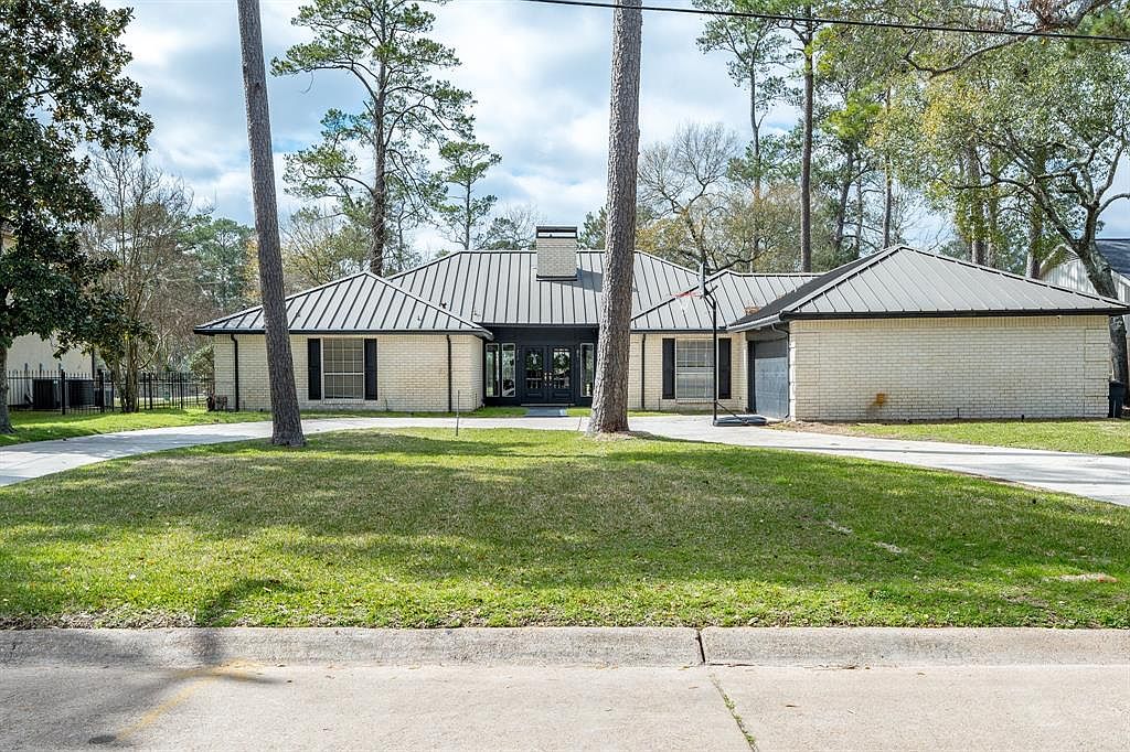 13207 Mission Valley Dr