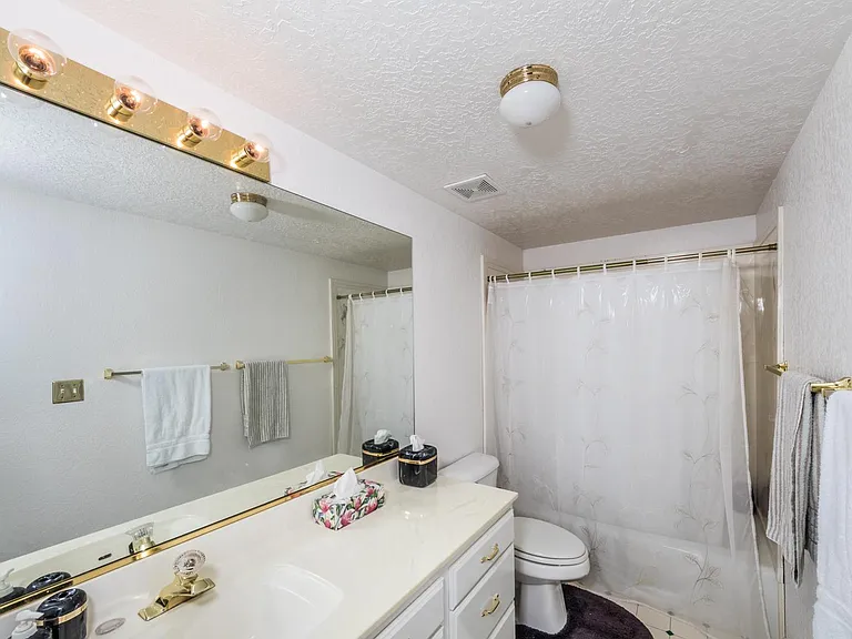 824 W Hampton Rd — Photo 26