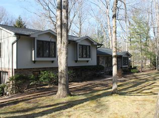 1221 Mountain Brook Cir, Signal Mountain, TN 37377