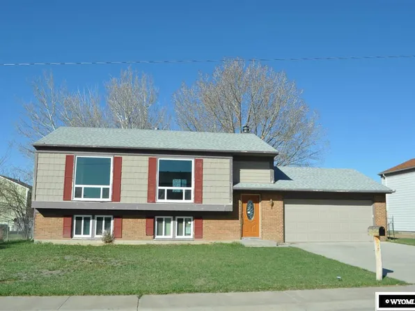 2510 Kilmary Dr, Rawlins, WY 82301