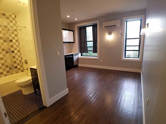 3rd image of 156 Woodruff Ave #C1